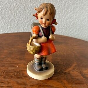 1960-72 Hummel “School Girl” #81/0 TMK-3